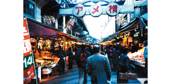 写真/東京都・上野「アメ横」の景観